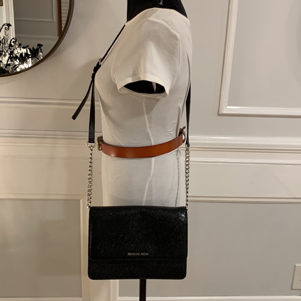 **SOLD*** Michael Kors Daniella Snake Scale Print Silver Chain Crossbody - Picture 8 of 17